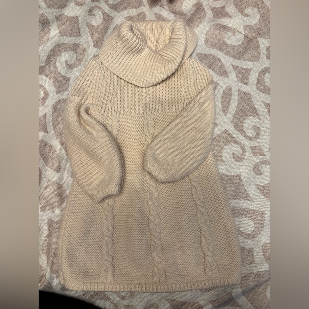 Baby Gap baby girl calneck tunic sweater. Perfect condition. Maybe worn 2x